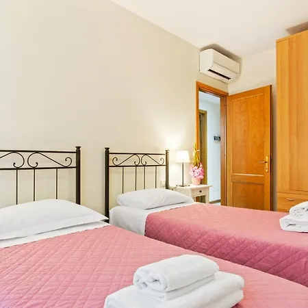 Guesthost - Borgo Pinti Cozy Flat * 피렌체